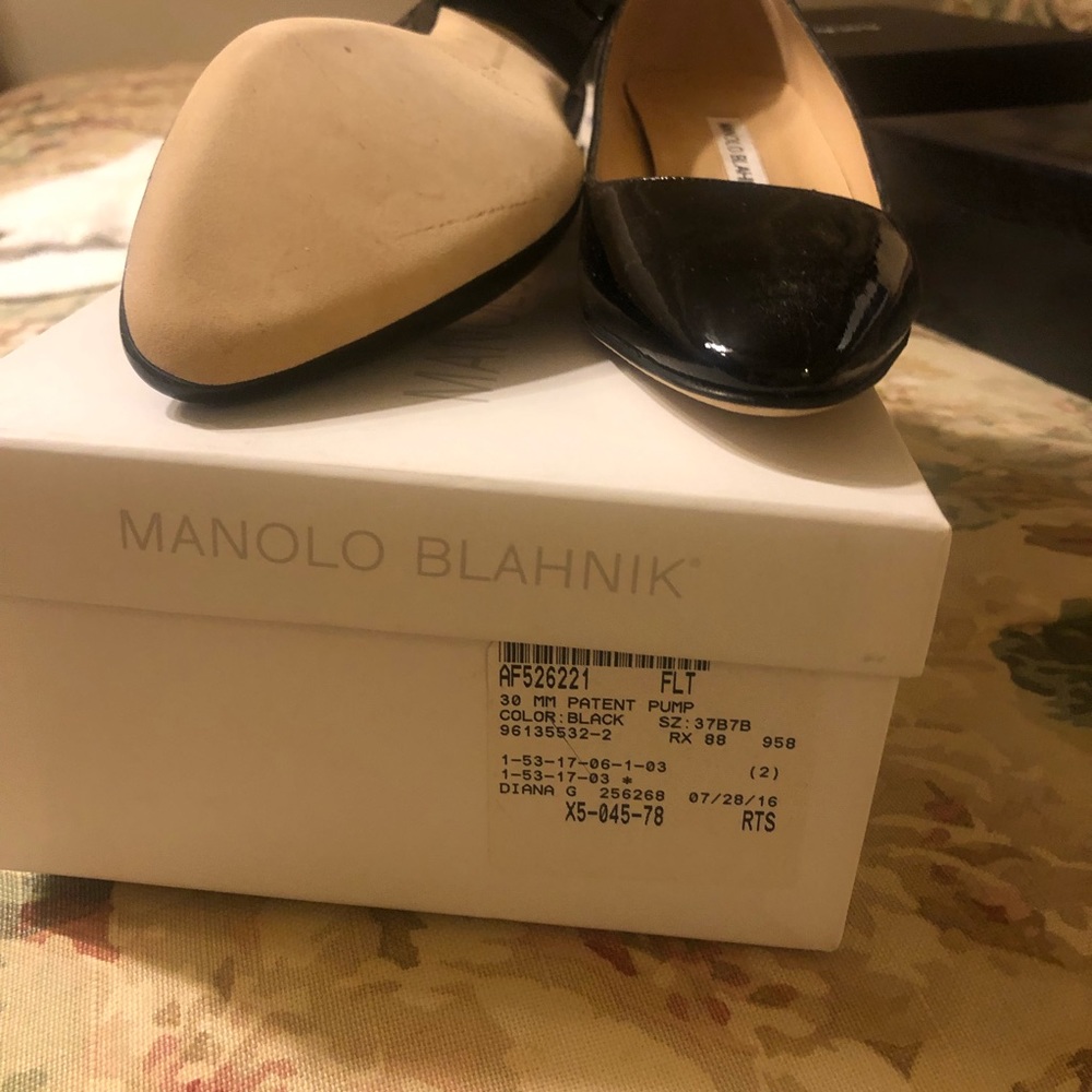 Manila Blahnik size 7 patent leather pumps